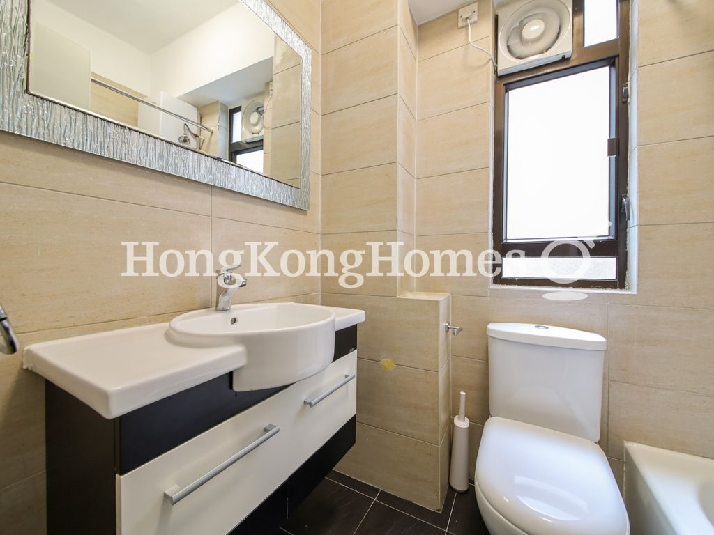 Guest Bathroom — 黃泥涌道77-79 號，跑馬地