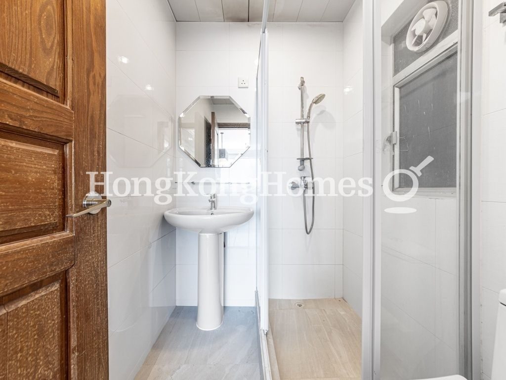 Guest Powder Room — 清水灣道，清水灣
