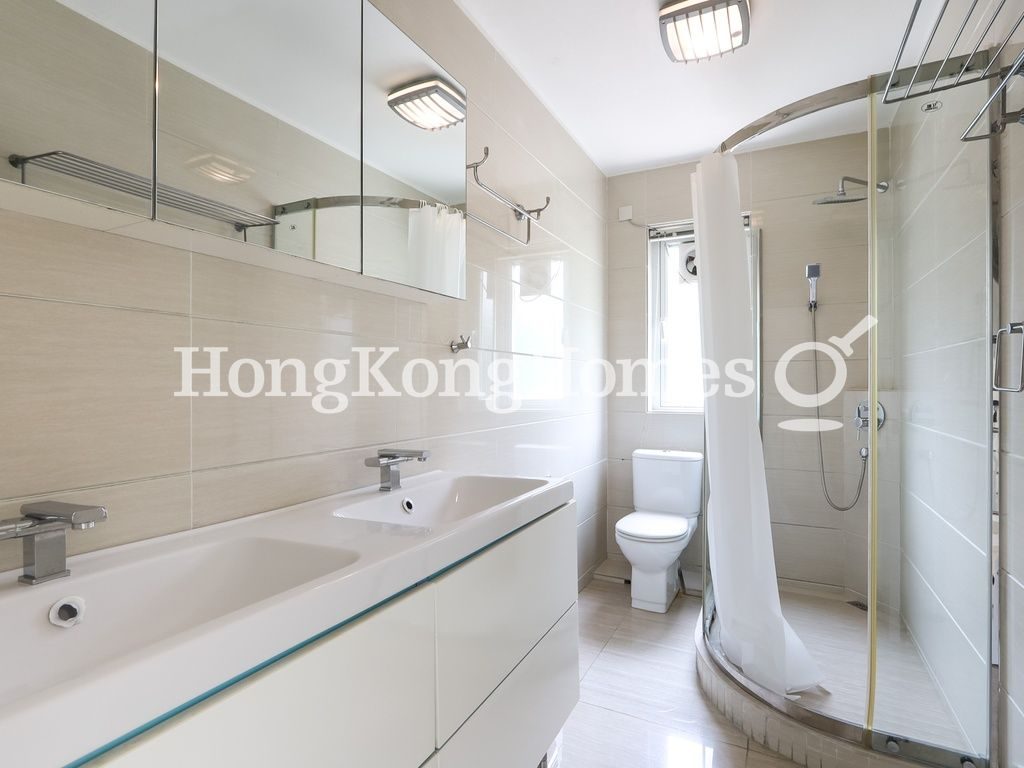 Guest Bathroom — 北港坳 (西貢)，西貢
