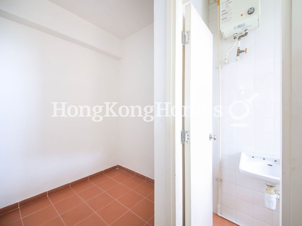 Maid's Room and Washroom — 淺水灣道 23號，淺水灣