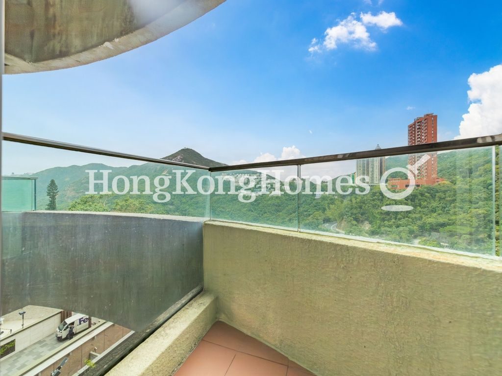 Balcony off Living and Dining Room — 淺水灣道 23號，淺水灣