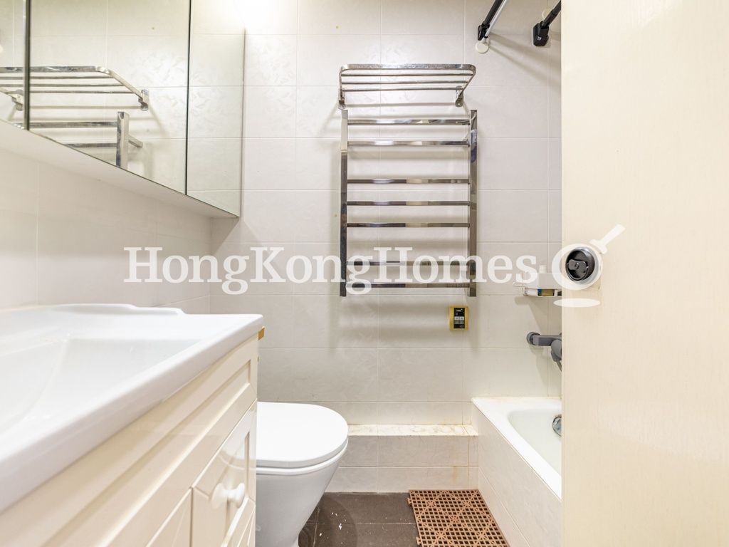 Guest Bathroom — 百合苑，西半山