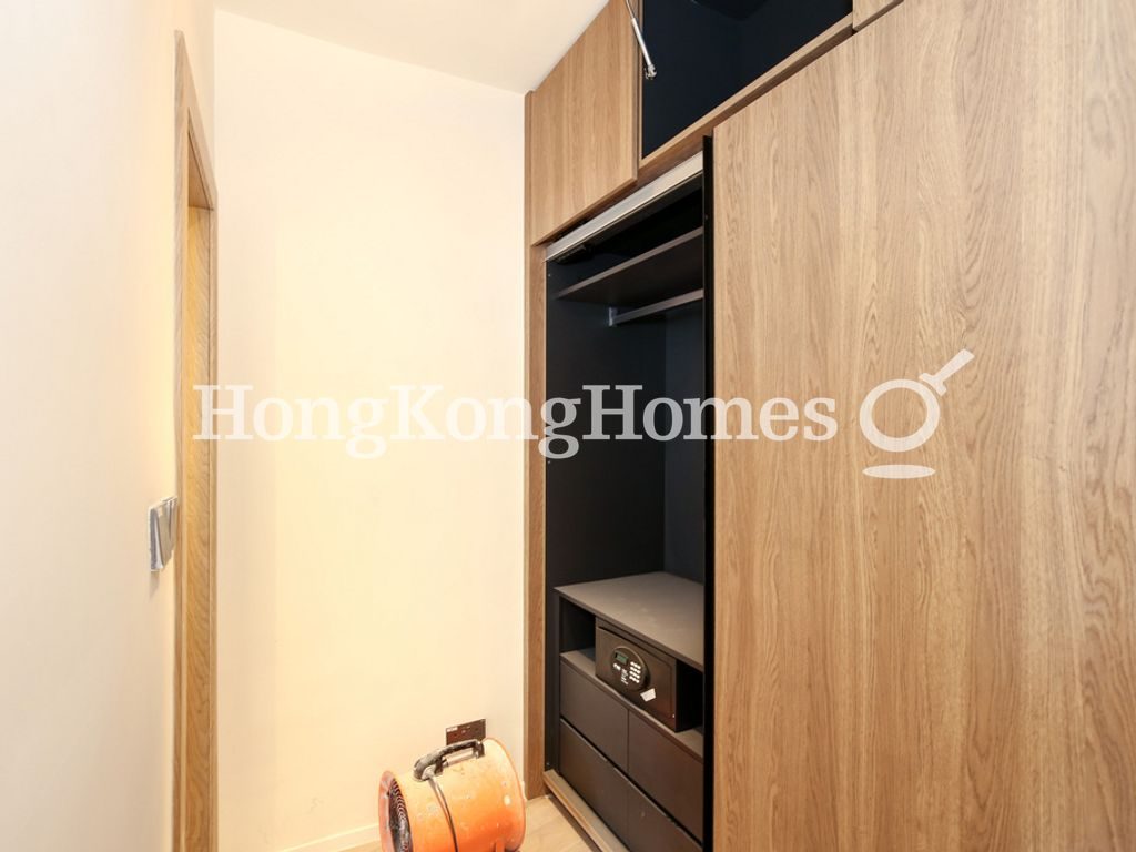 Built-in Wardrobe in Bedroom — 勝宗大廈，中半山