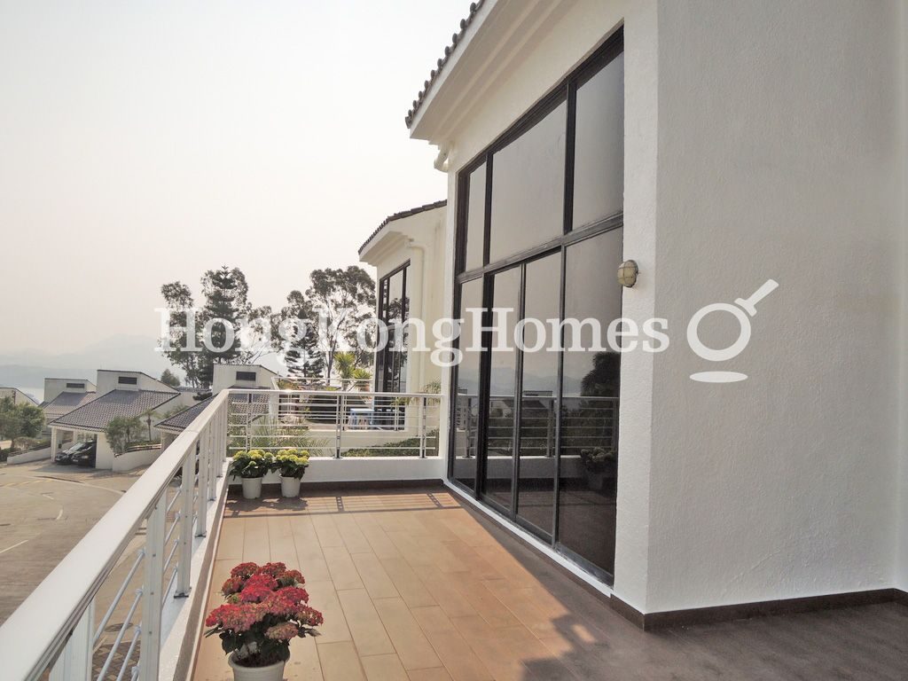 Private Terrace off Liv/Din Rm — 早禾居洋房，西貢
