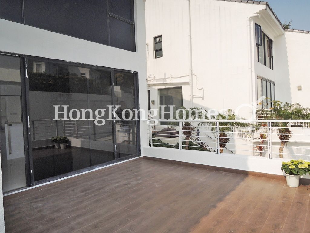 Private Terrace off Liv/Din Rm — 早禾居洋房，西貢