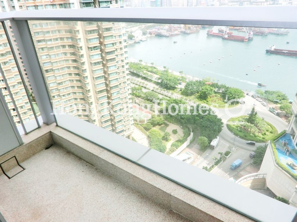 Balcony off Living and Dining Room — 瓏璽 - 第8座 (觀海鑽)，大角咀