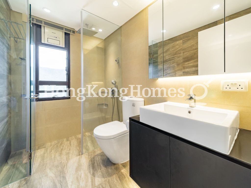 Guest Bathroom — Pacific View - Block 01, Tai Tam