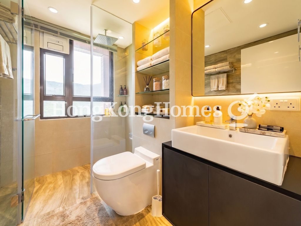 Master Bathroom — Pacific View - Block 01, Tai Tam