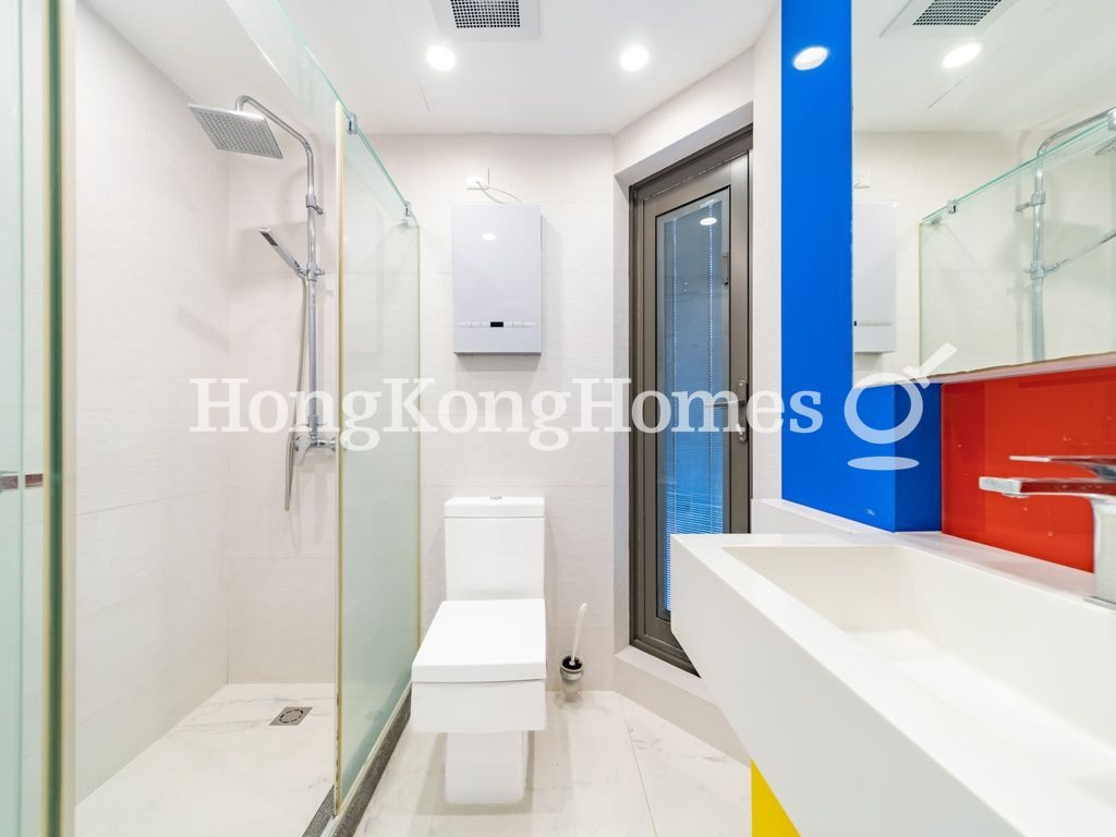 Master Bathroom — Way Man Court, Happy Valley