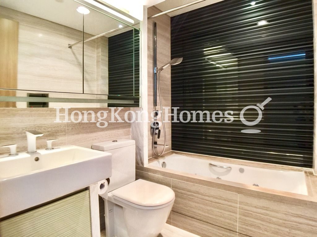 Master Bathroom — 壹環，灣仔