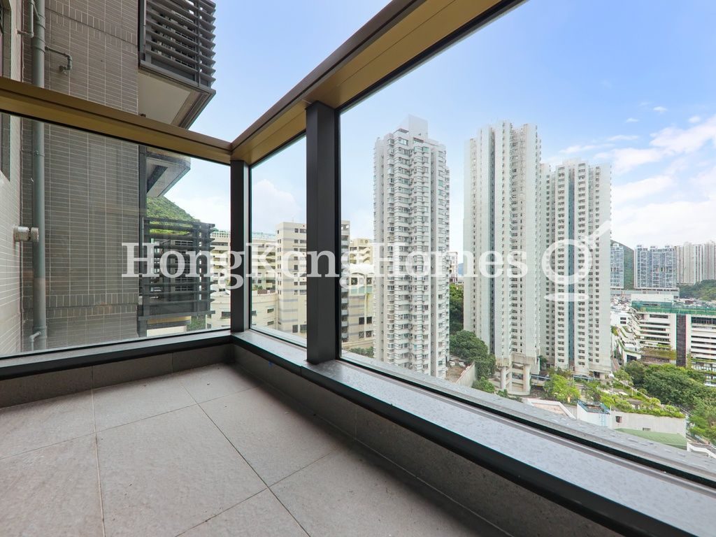 Balcony off Living and Dining Room — 港島南岸 - 第 2期 揚海 - 第 2A座，黃竹坑