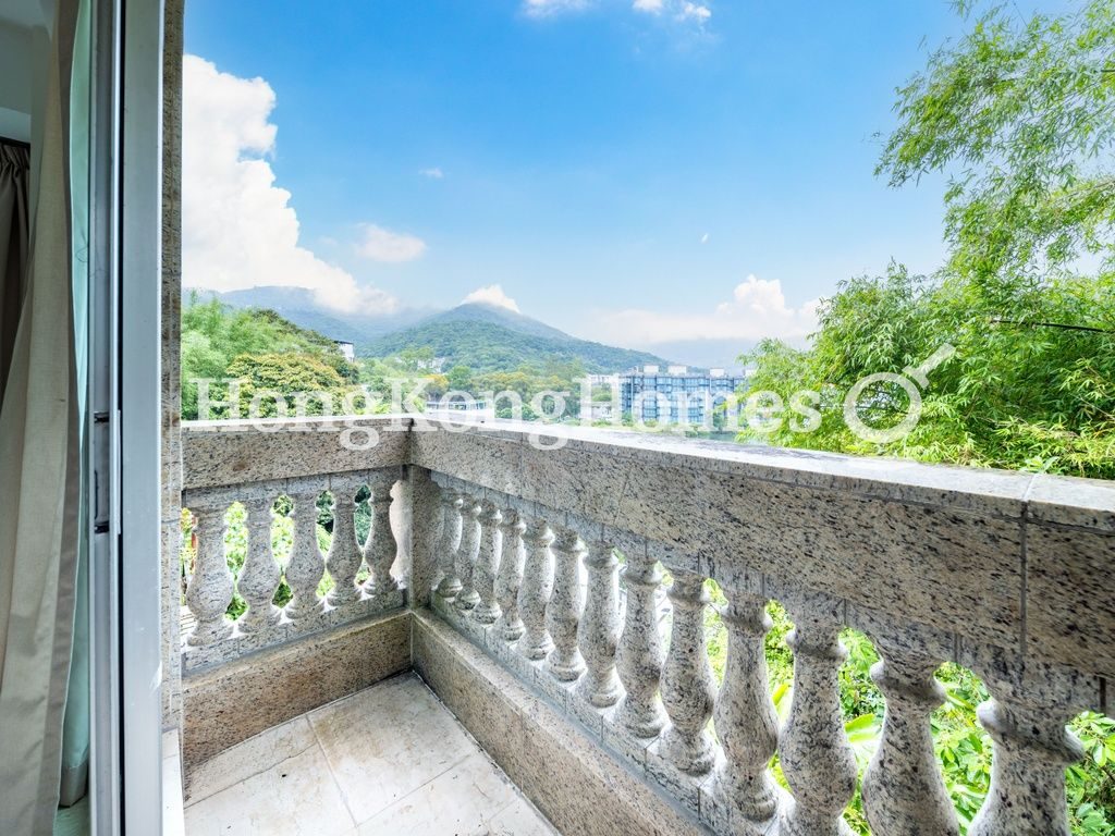 Balcony off Living Room — 御濤，西貢
