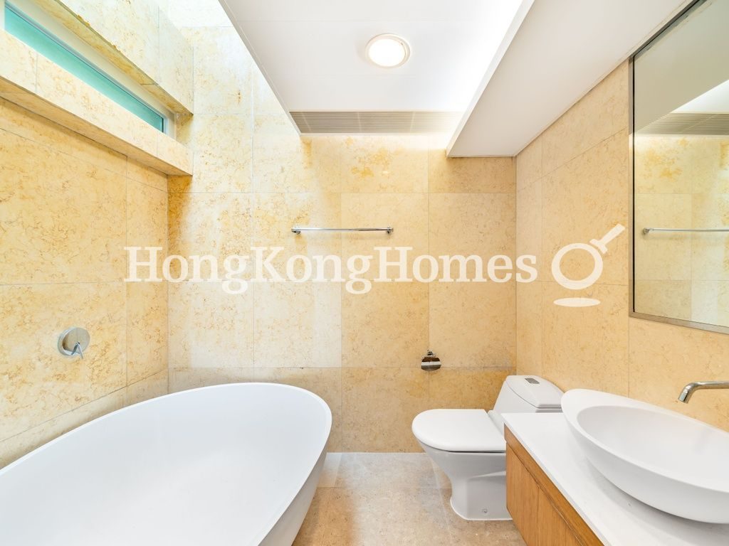 Master Bathroom — 御濤，西貢
