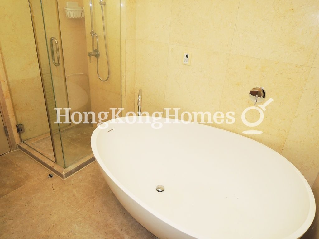 Master Bathroom — 御濤，西貢
