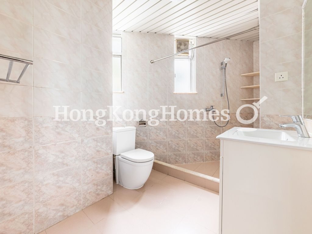 Master Bathroom — 宏豐台 9-9A號，大坑