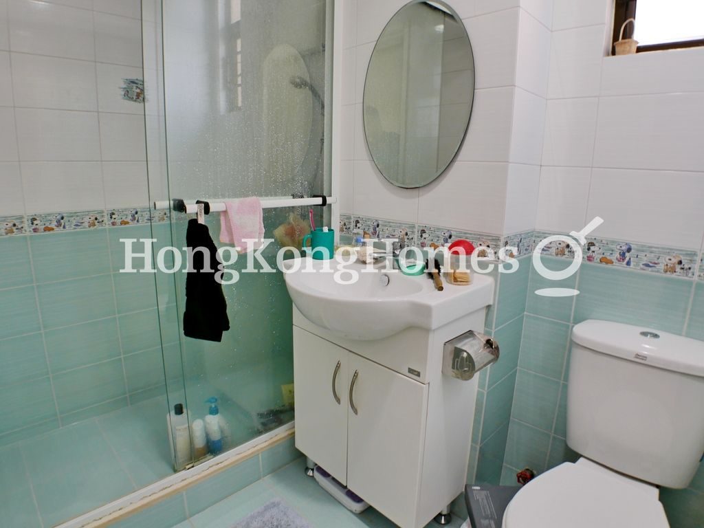 Guest Bathroom — 金輝大廈，東半山