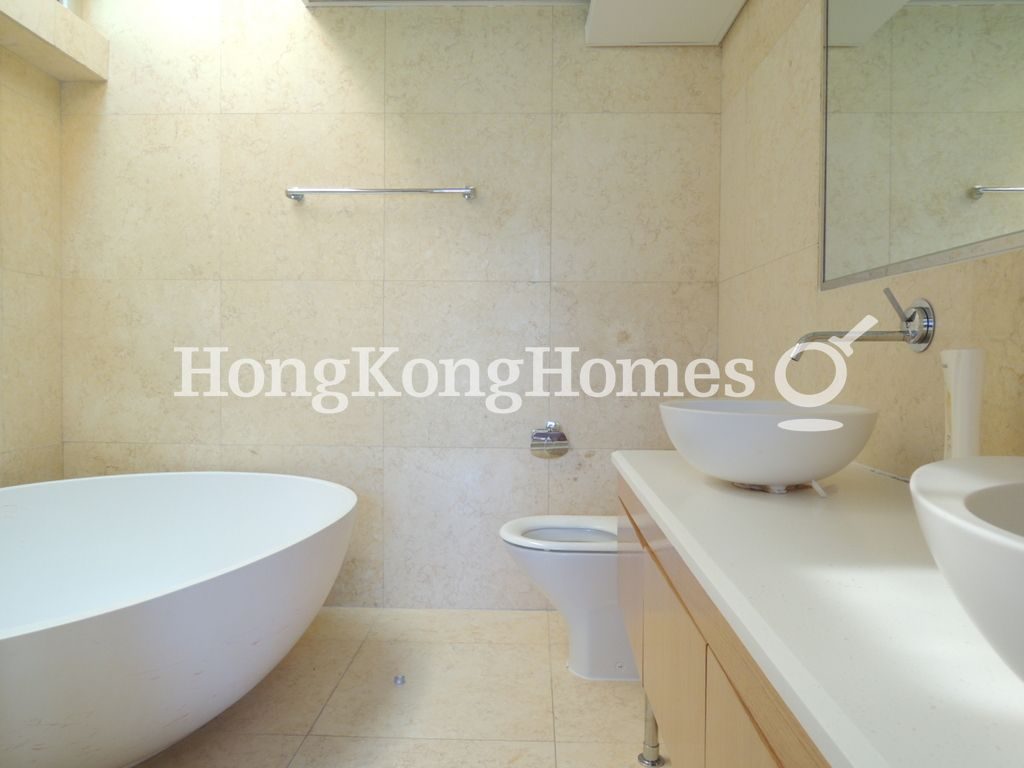 Master Bathroom — 御濤，西貢