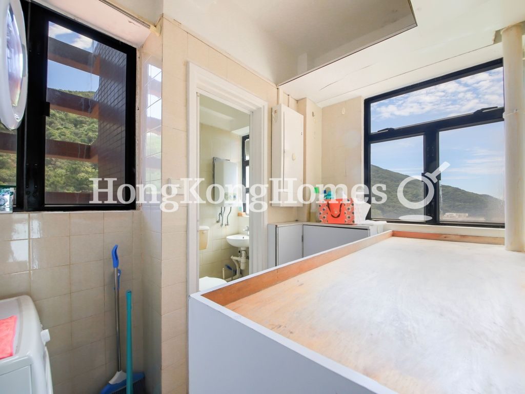 Maid's Room and Washroom — The Brentwood, Repulse Bay