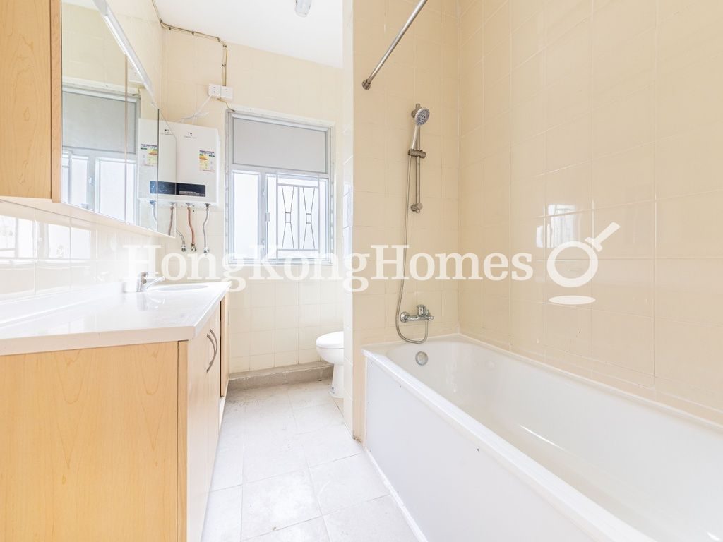 Master Bathroom — 廣播道87號，九龍塘