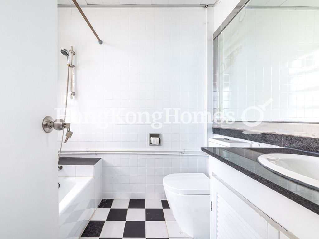 Master Bathroom — 恒琪園，薄扶林
