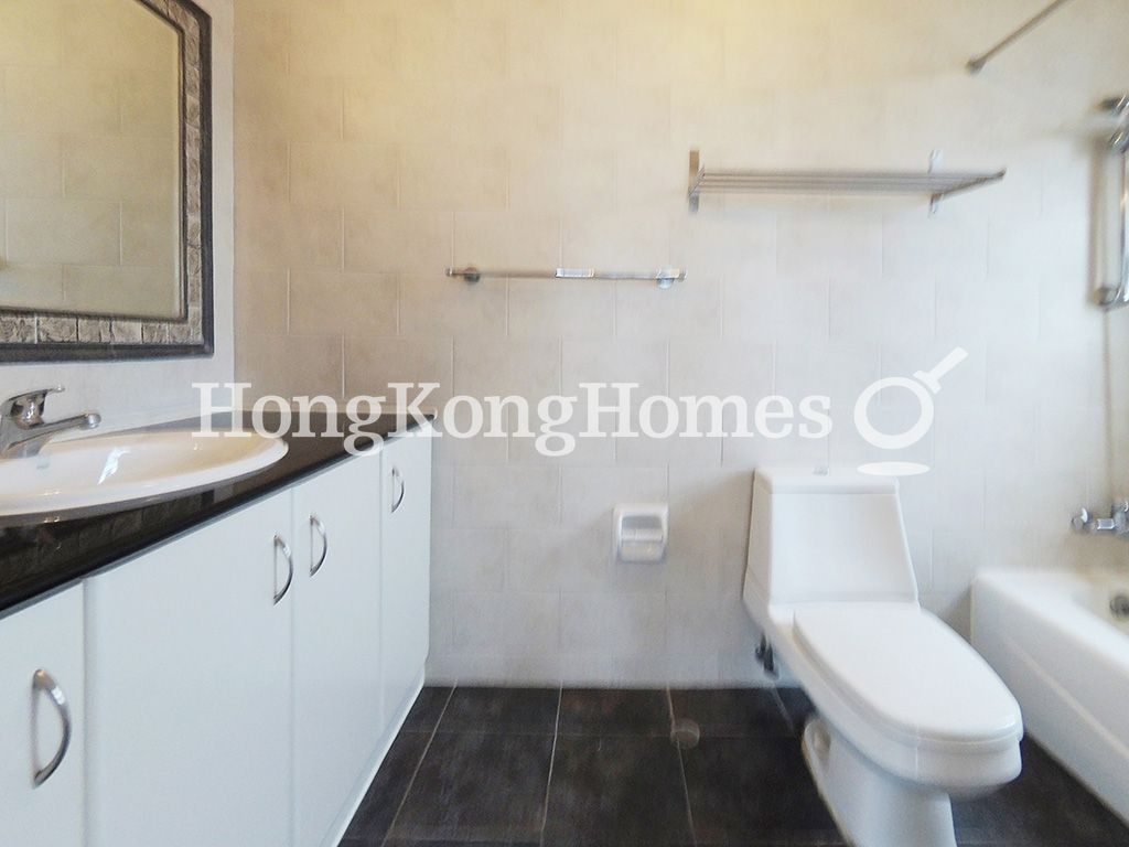 Master Bathroom — 碧瑤灣 - 第27座，薄扶林