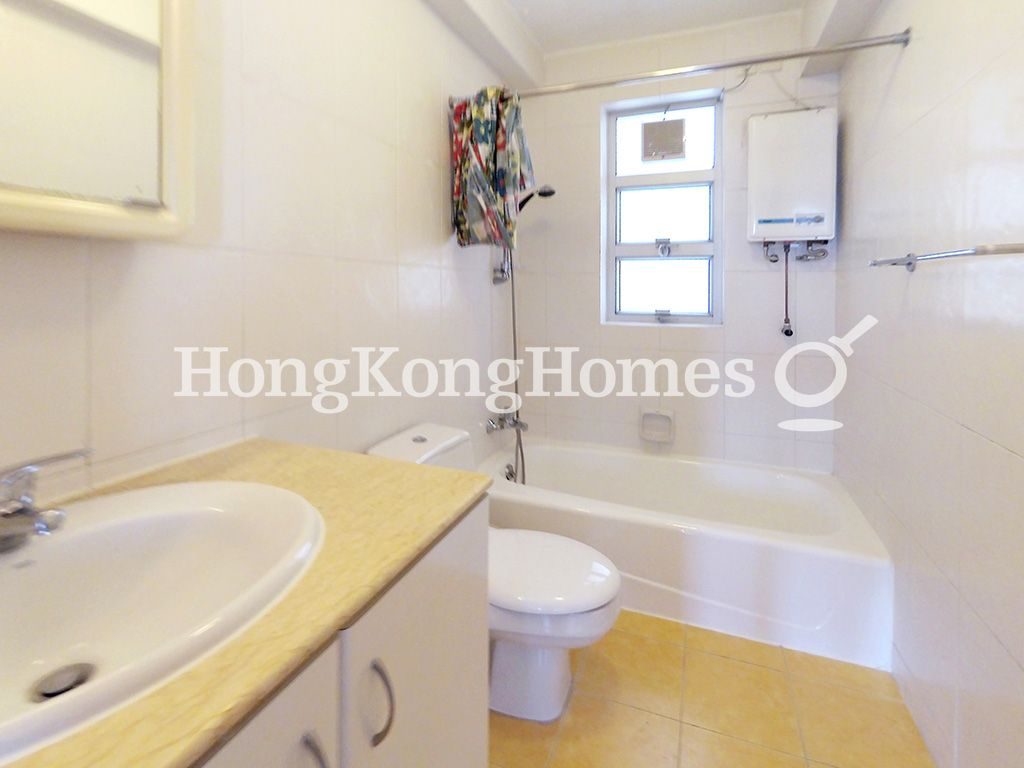 Guest Bathroom — 碧瑤灣 - 第27座，薄扶林