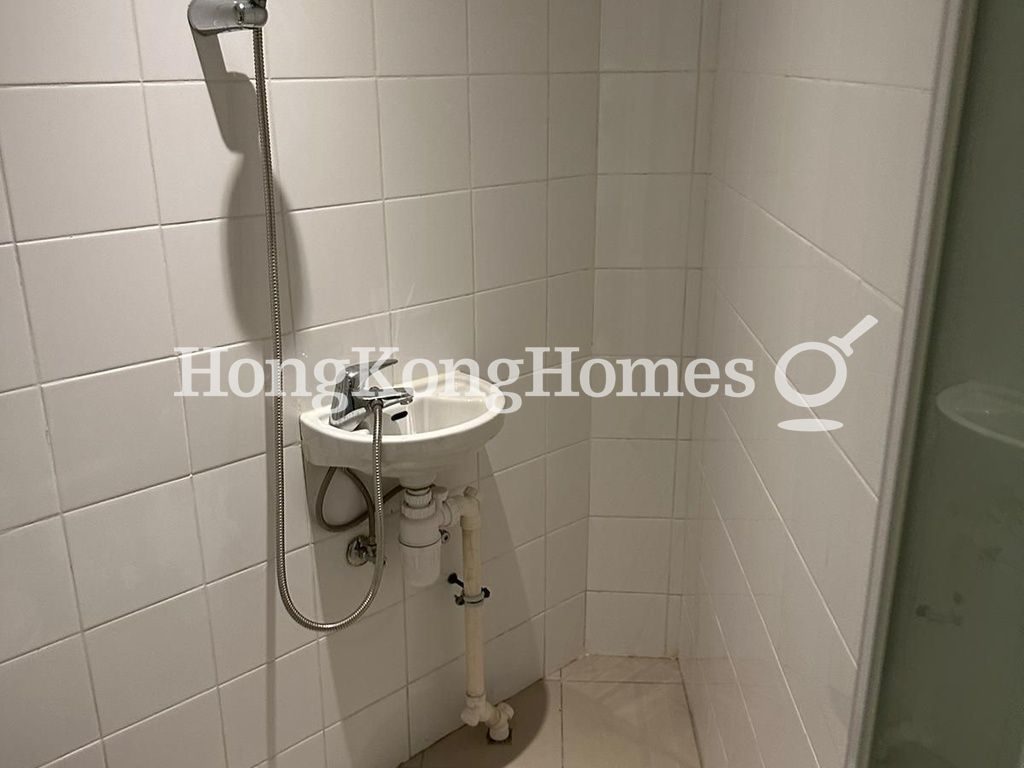 Maid's Washroom — Fleur Pavilia - Tower 03, North Point