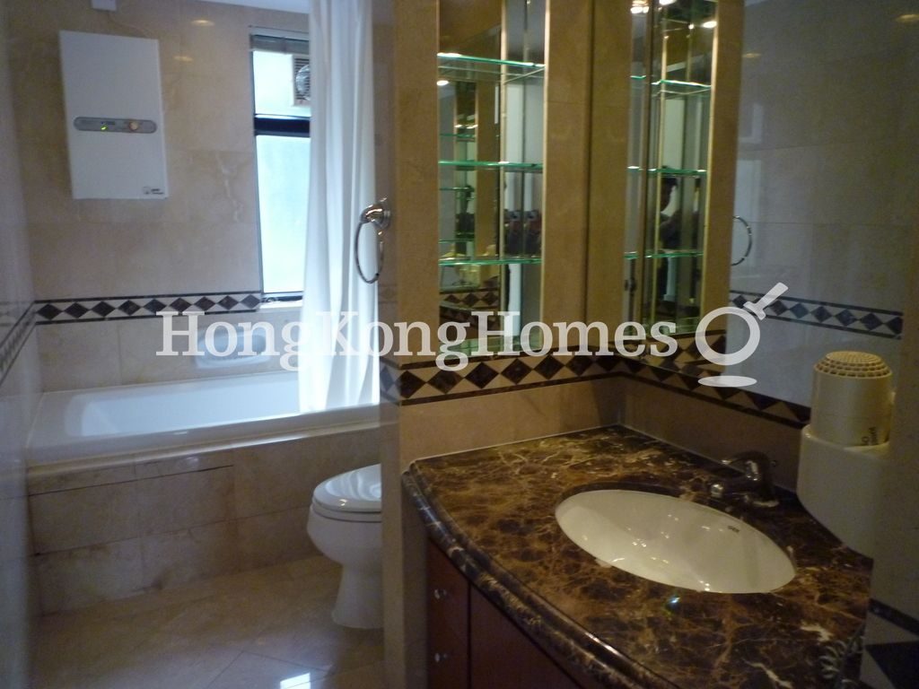 Master Bathroom — 華景園 - 第02座，淺水灣