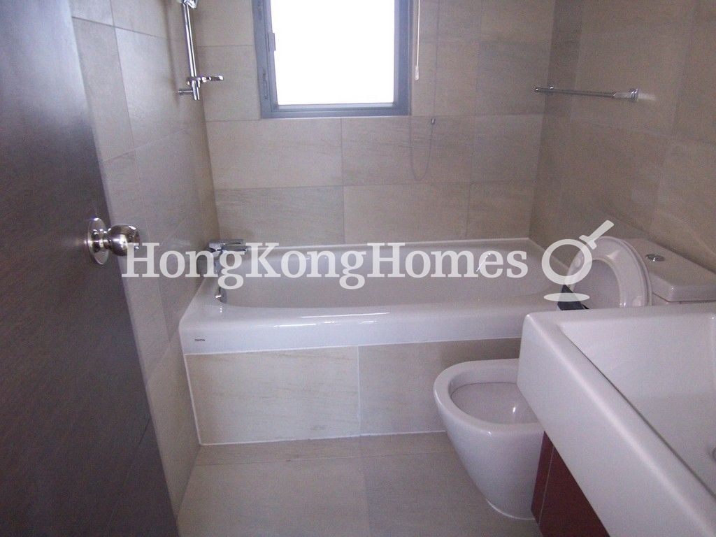 Master Bathroom — Grand Promenade - Tower 03, Quarry Bay