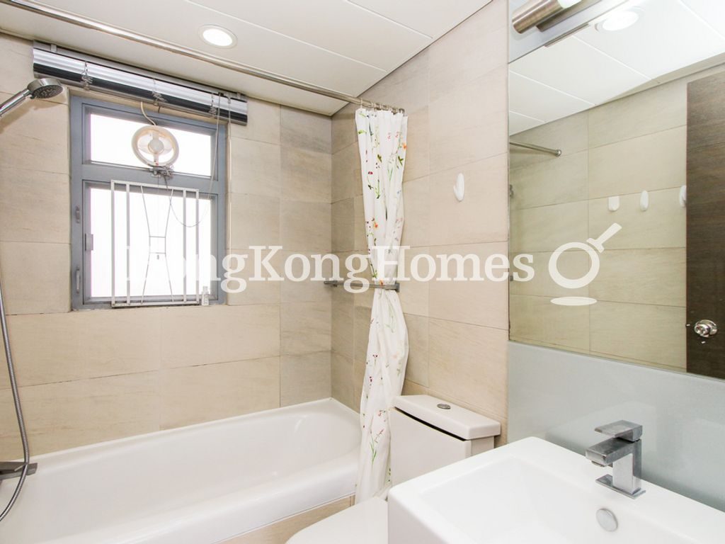 Master Bathroom — Grand Promenade - Tower 03, Quarry Bay