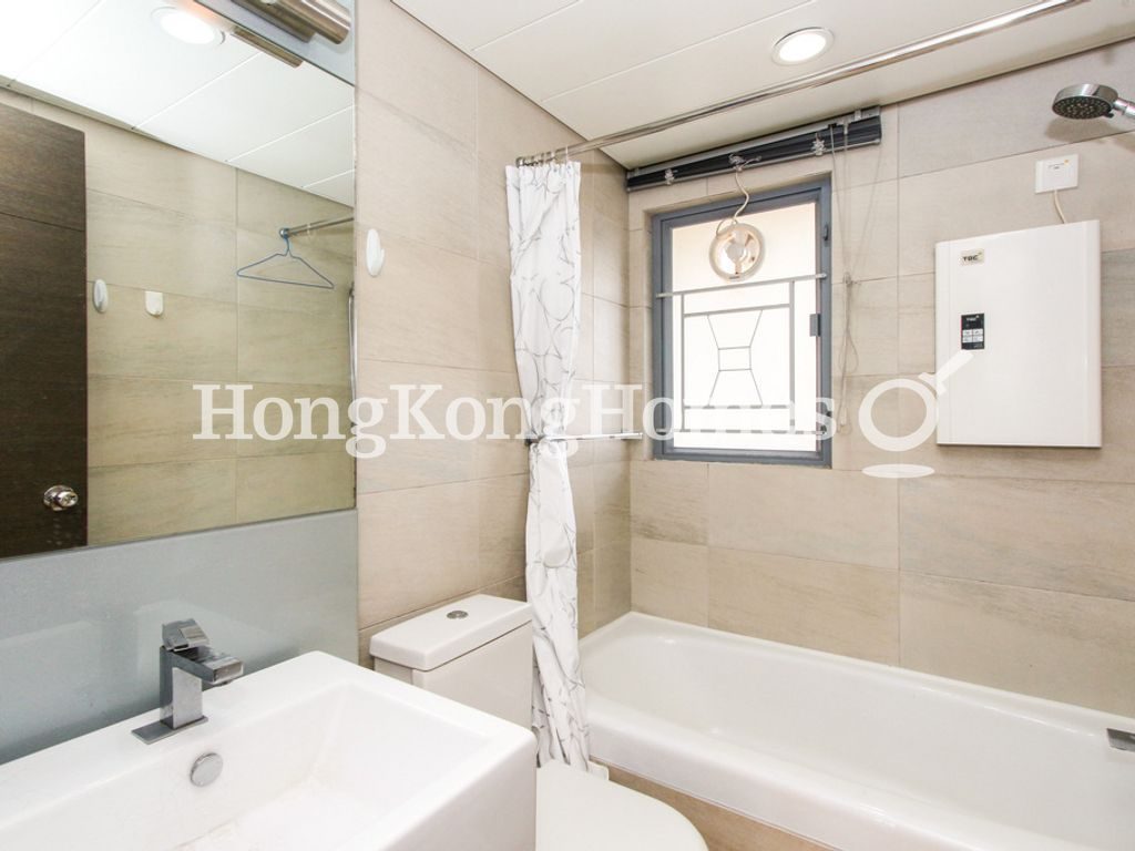 Guest Bathroom — Grand Promenade - Tower 03, Quarry Bay