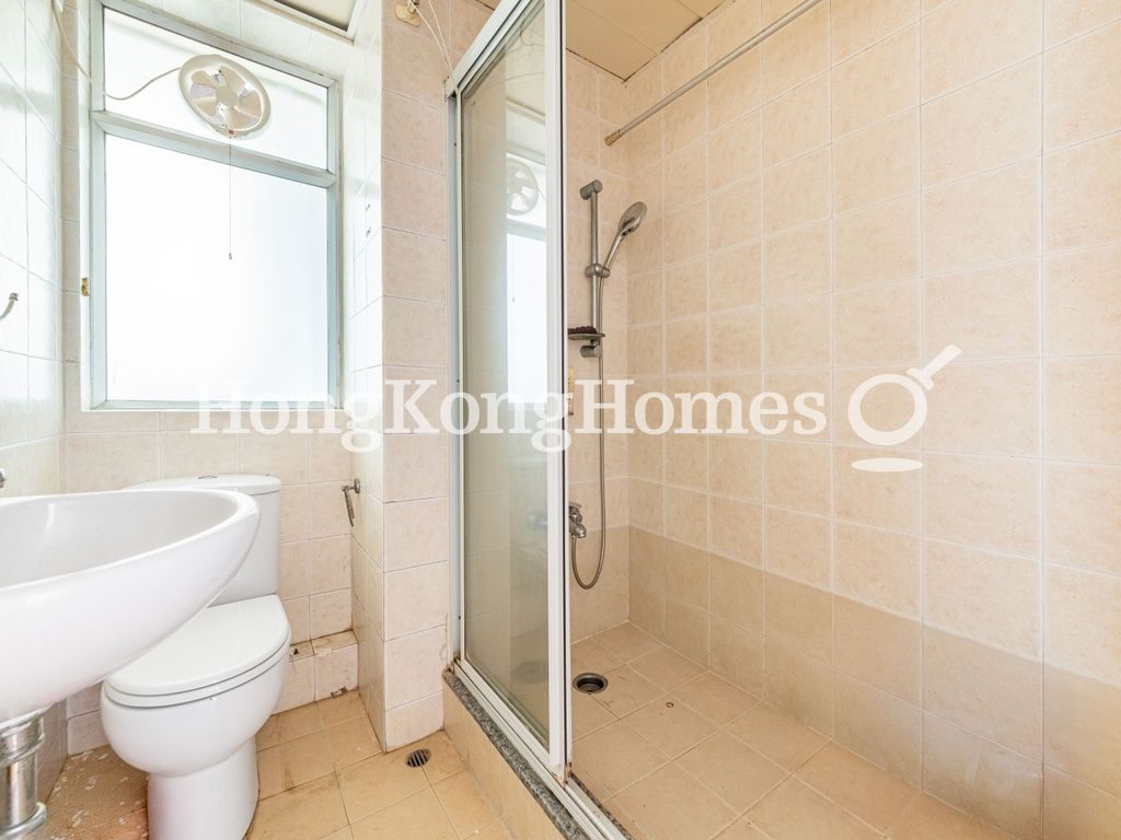 Guest Bathroom — Highland Mansion, Causeway Bay