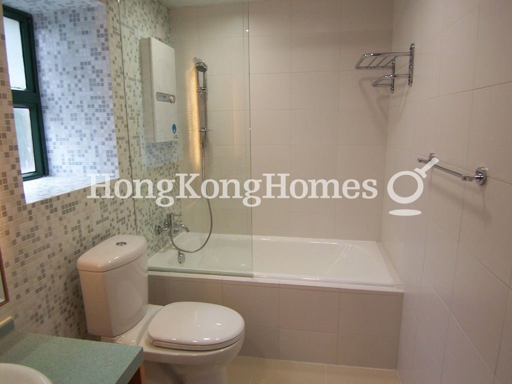 Master Bathroom — 萬信臺，東半山