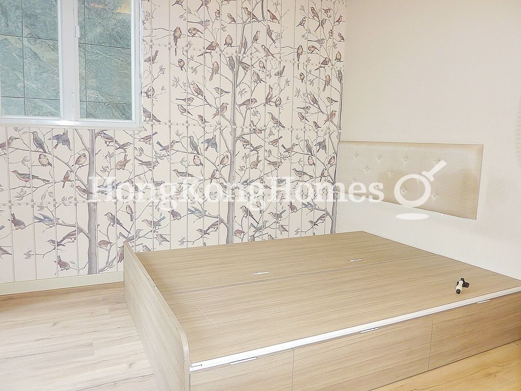 Built-in Bed in Master Bedroom — Grand Fortune Mansion, Western / Kennedy Town
