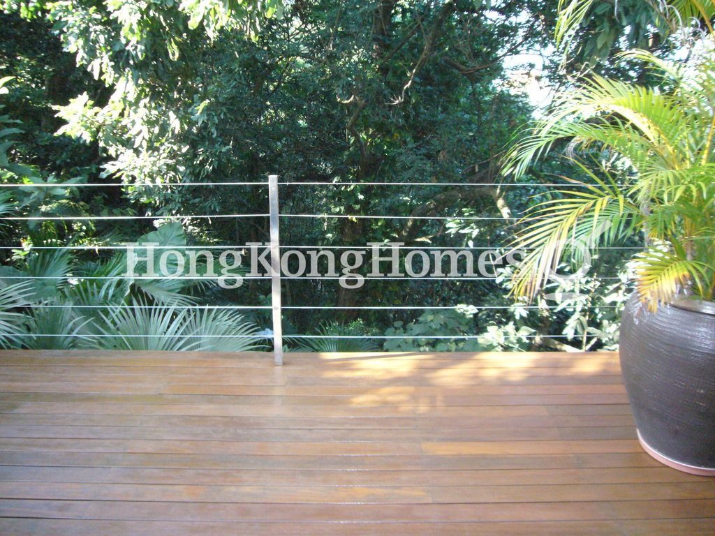 Terrace off Master Bedroom — 寶石小築，西貢