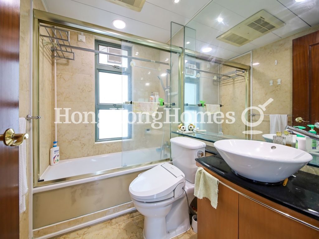 Guest Bathroom — Sky Horizon - Block 01, North Point Hill