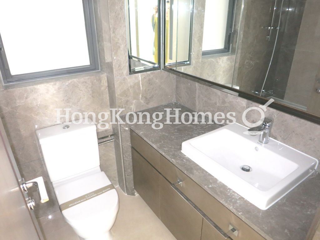 Guest Bathroom — The Austin - Phase 1 - Tower 2A，尖沙咀