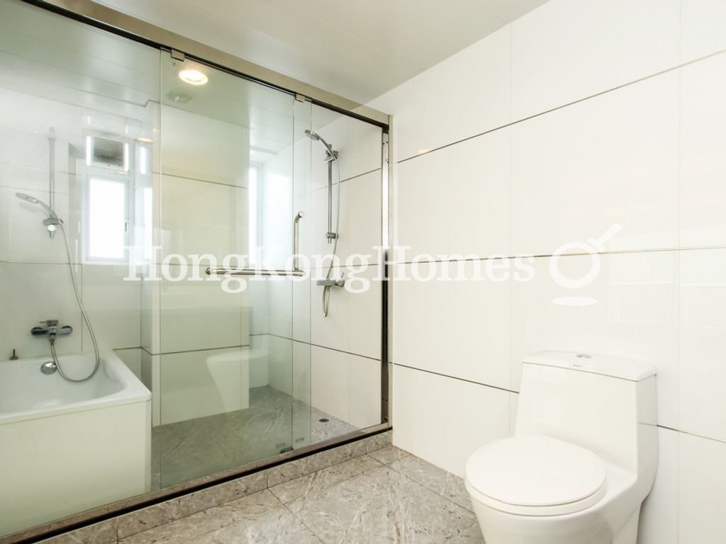 Master Bathroom — 趙苑2期 2座，薄扶林