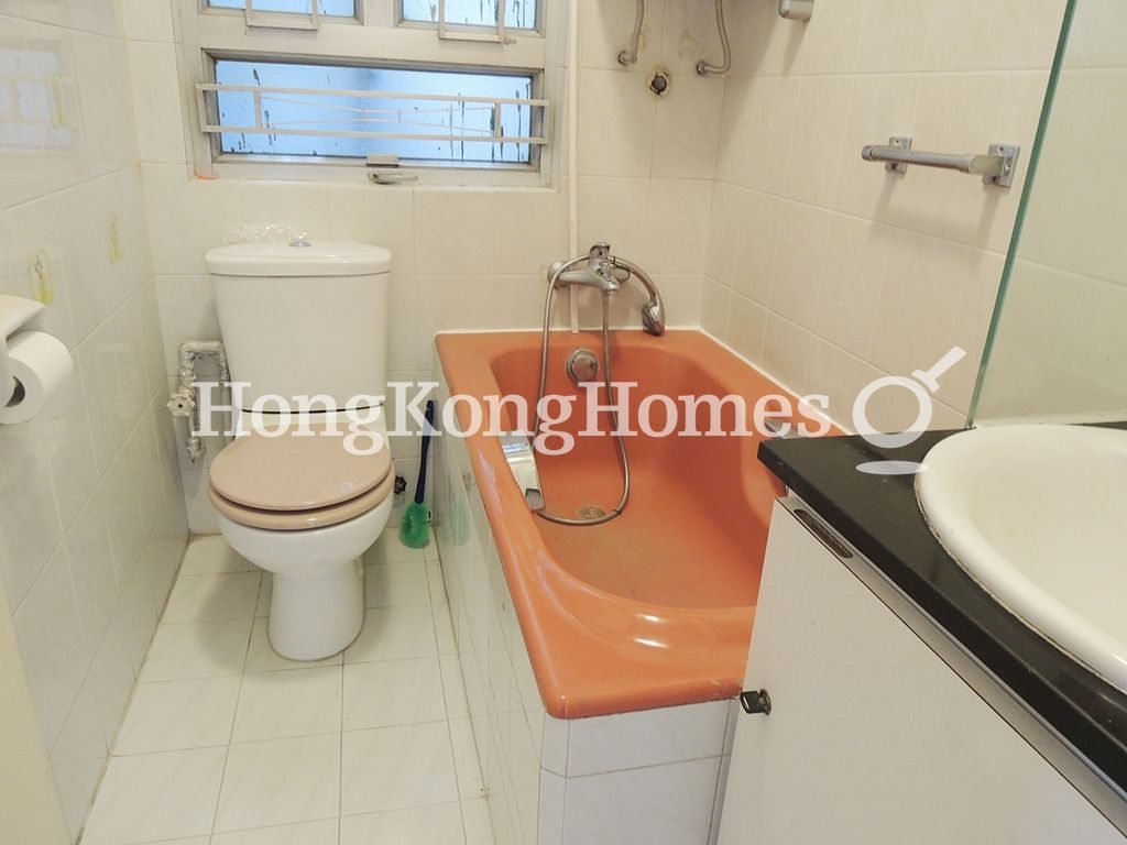 Guest Bathroom — 翡翠閣，何文田窩打老道