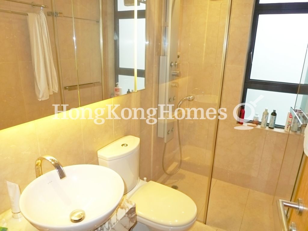 Guest Bathroom — Residence Bel-Air - Phase 06 - Bel-Air No. 8, Tower 7, Pokfulam