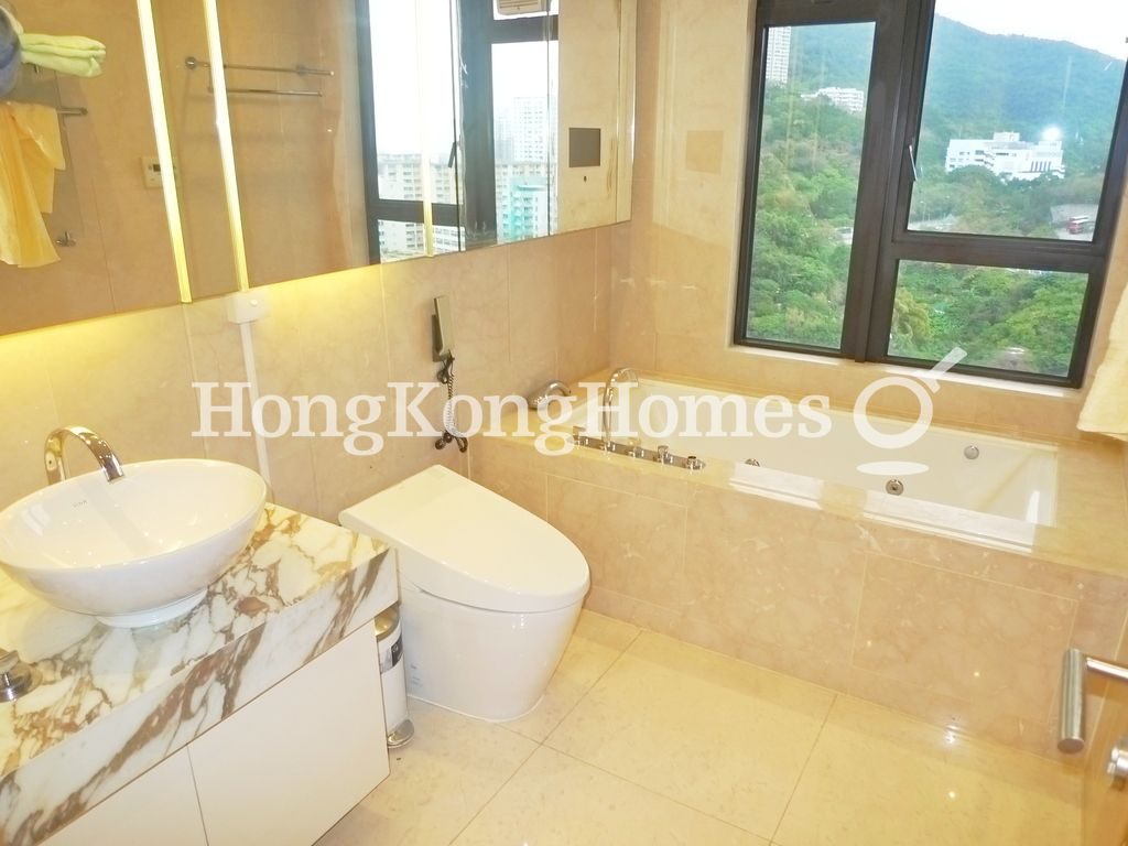 Master Bathroom — Residence Bel-Air - Phase 06 - Bel-Air No. 8, Tower 7, Pokfulam