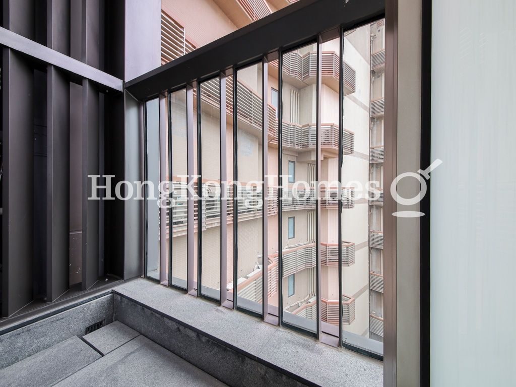 Balcony off Guest Bathroom — 本舍，西半山