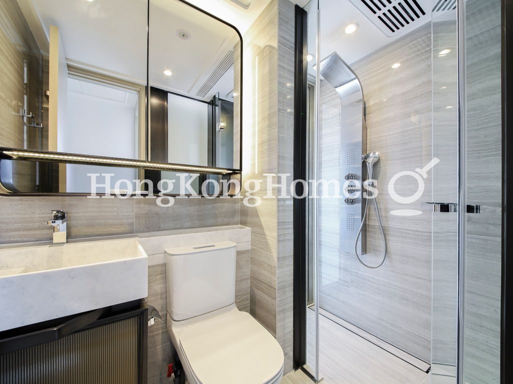 Guest Bathroom — 本舍，西半山