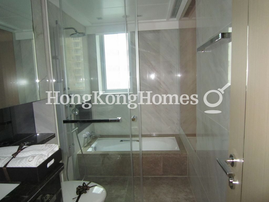 Second Ensuite Bathroom — 瓏璽 - 第2座 (天海鑽)，大角咀