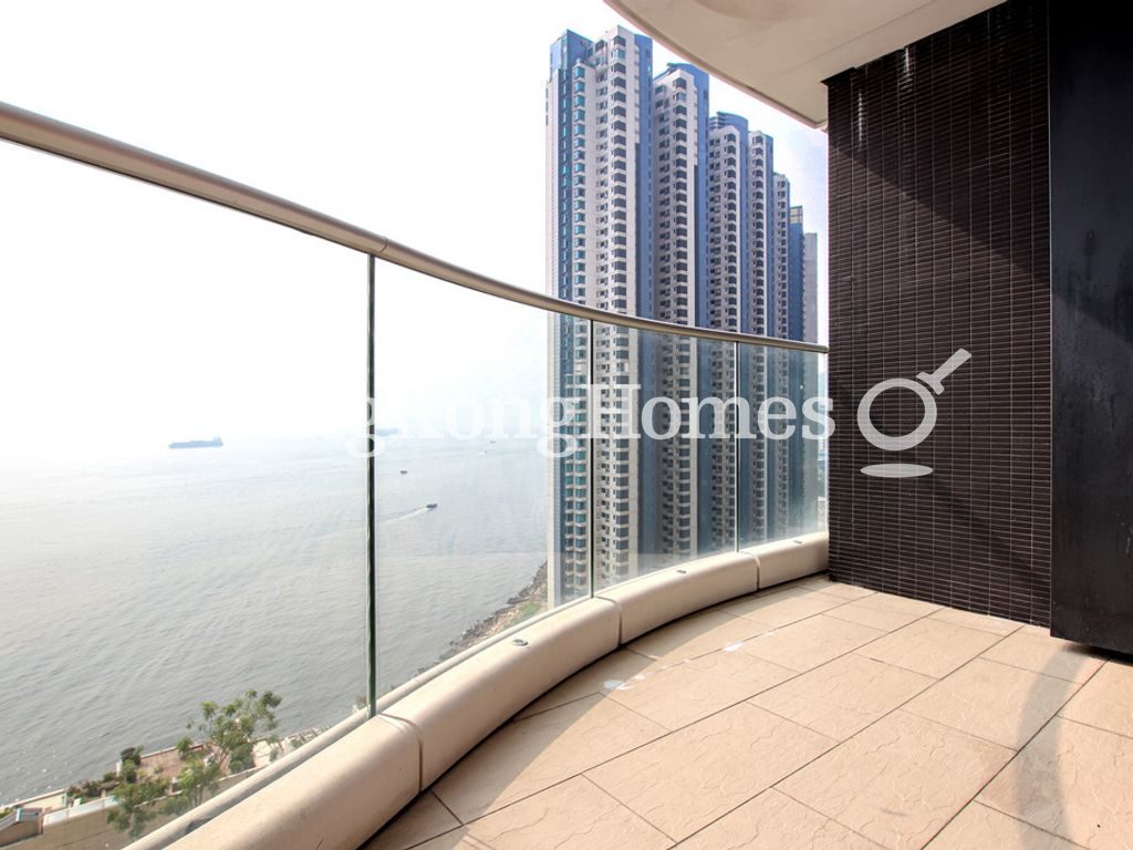 Balcony off Living and Dining Room — 貝沙灣 06期 Bel-Air No. 8 6座，薄扶林