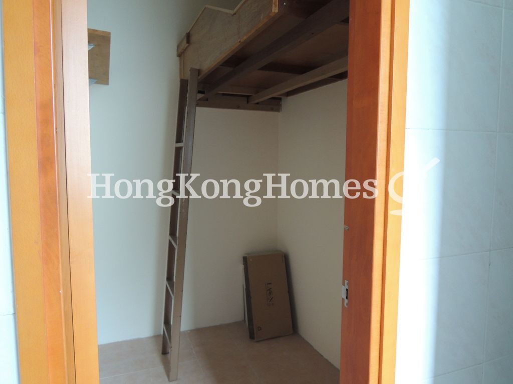 Maid's Room — Royalton I, Pokfulam