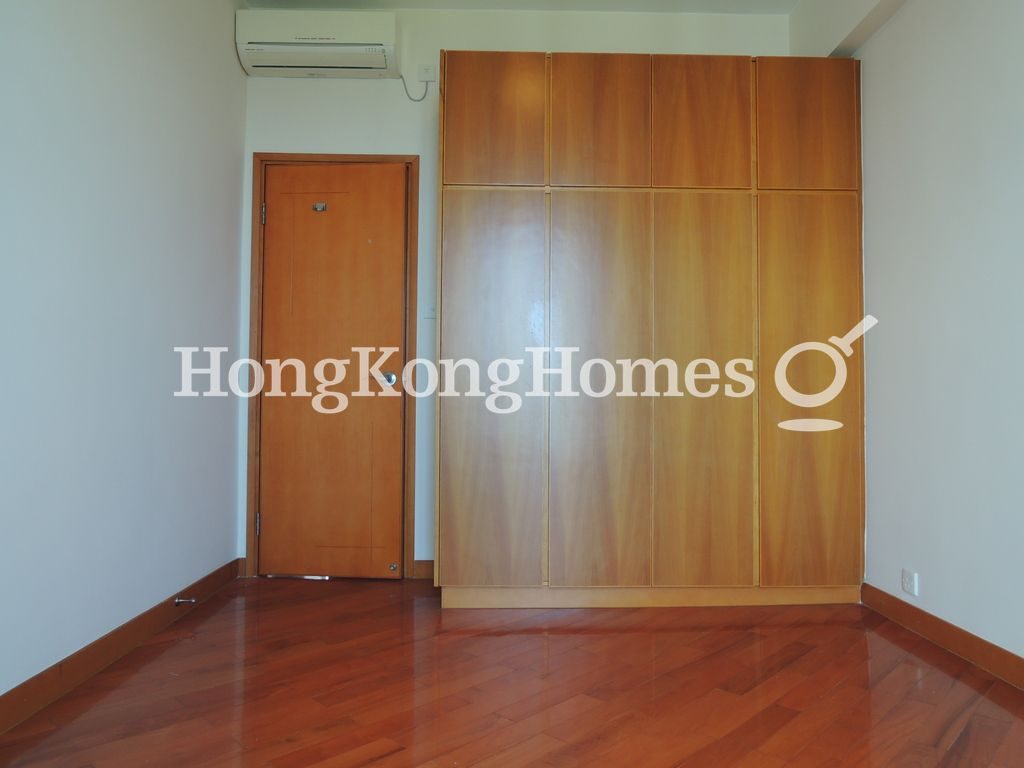 Built-in Wardrobe in Third Bedroom — Royalton I, Pokfulam