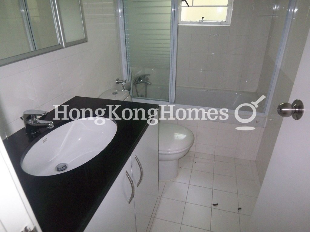 Guest Bathroom — 南郊別墅 No. 17-19，赤柱