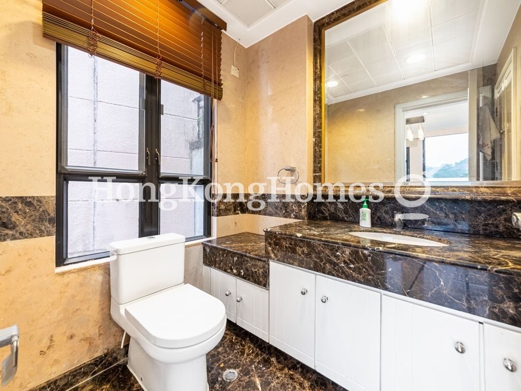 Guest Bathroom — 愛琴居，清水灣