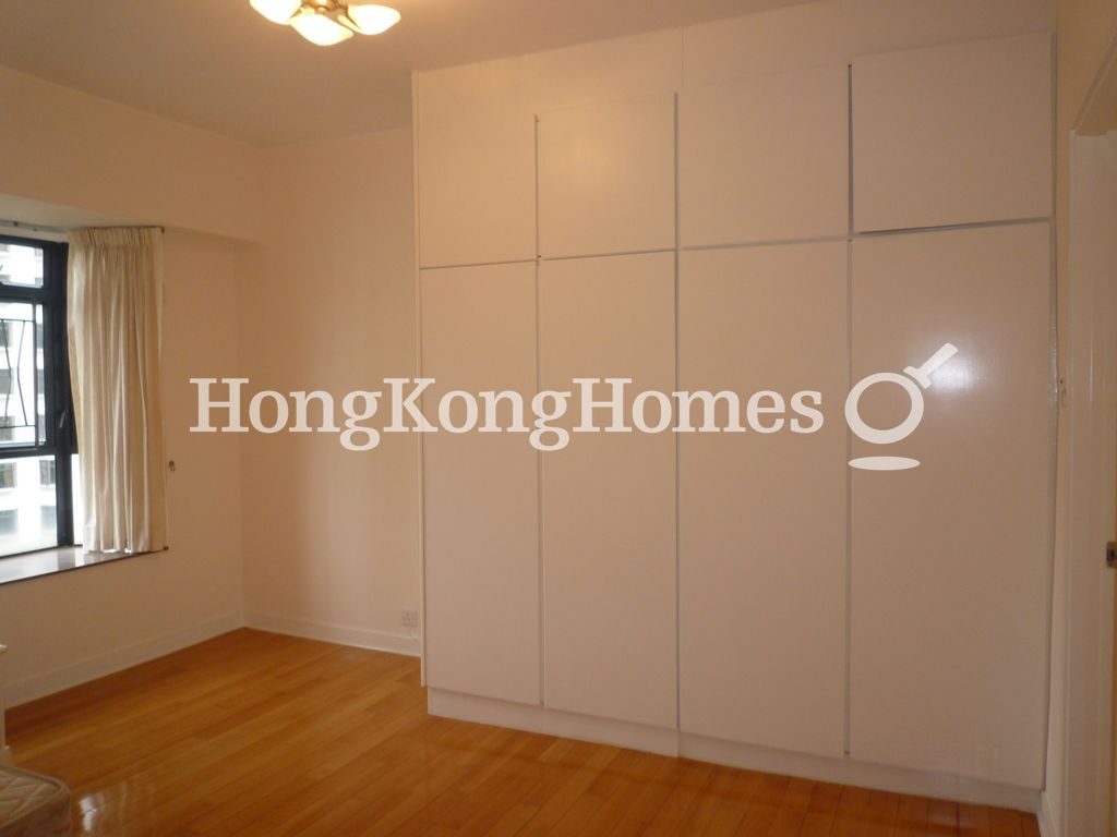 Built-in Wardrobe in Master Bedroom — Flora Garden - Block 02, Jardine's Lookout